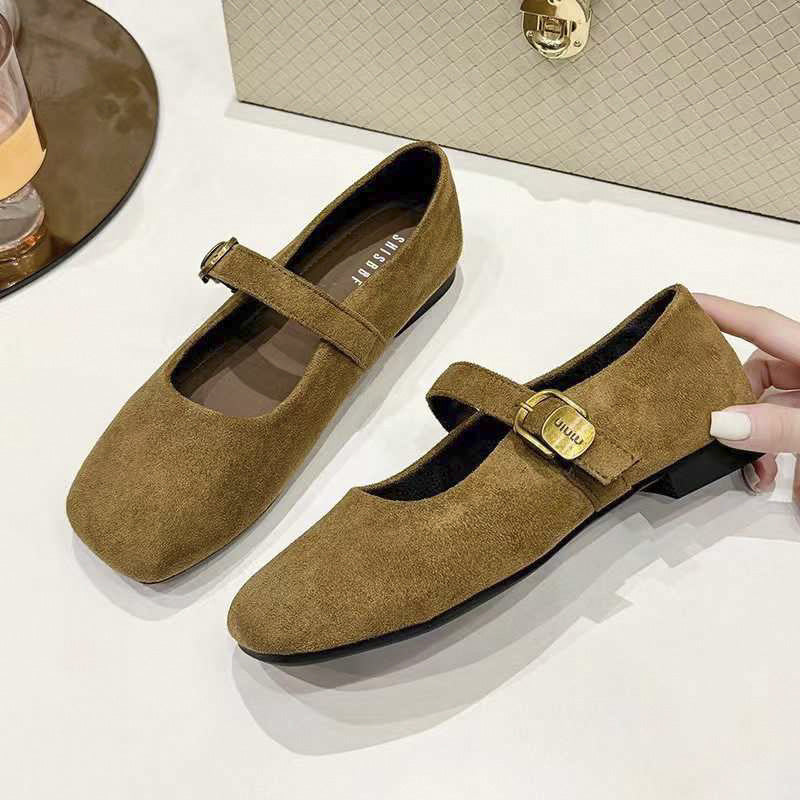 Womens Casual Low-cut Shoes With An Elegant Sophisticated Style