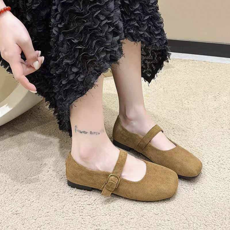 Womens Casual Low-cut Shoes With An Elegant Sophisticated Style