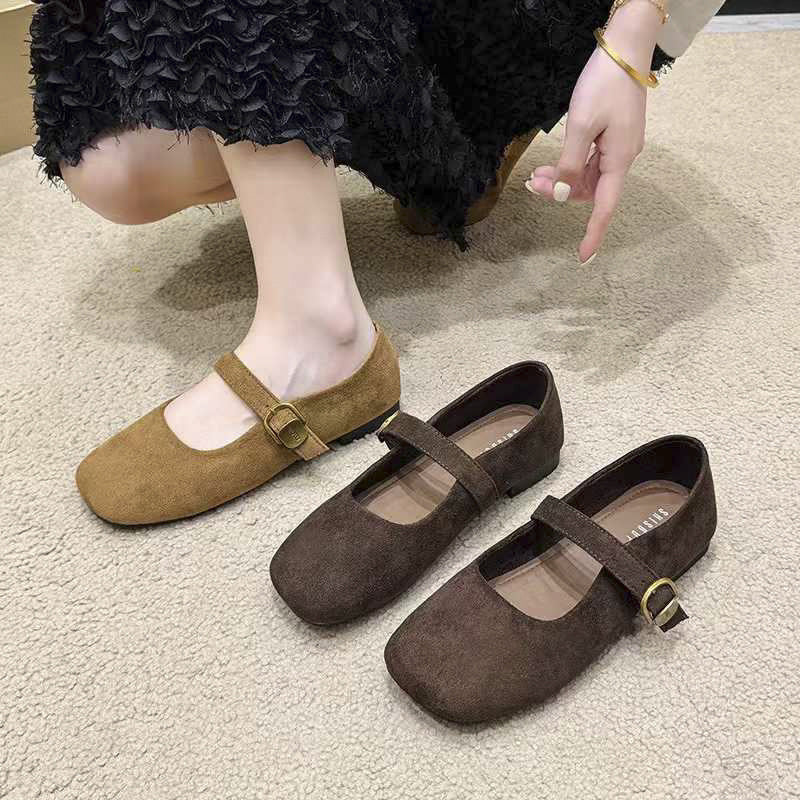 Womens Casual Low-cut Shoes With An Elegant Sophisticated Style