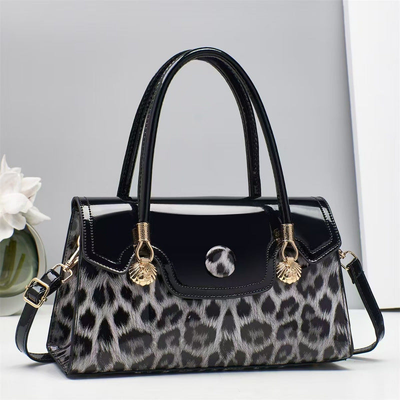 Textured Shoulder Crossbody Bag Trendy And Versatile With A Leopard Print