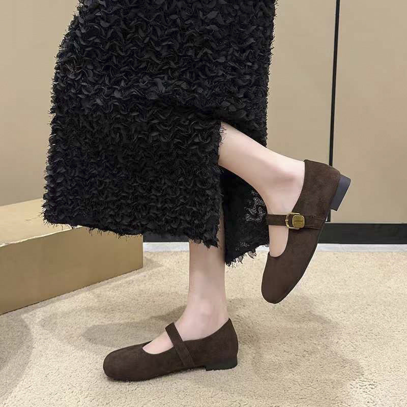 Womens Casual Low-cut Shoes With An Elegant Sophisticated Style