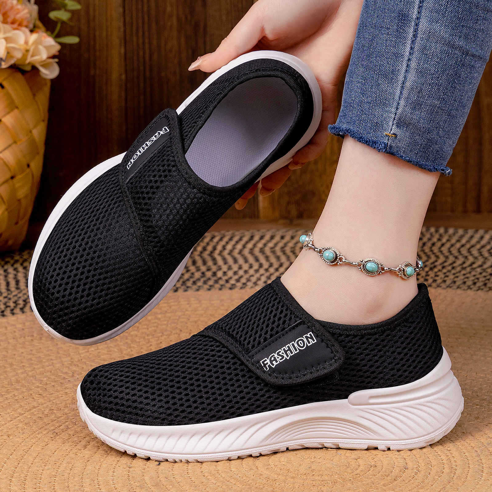Casual Versatile Velcro Fastened Soft Soled Walking Shoes That Wont Tire Your Feet